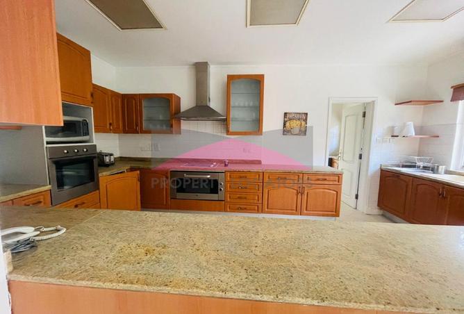 989072 - Property Image 3