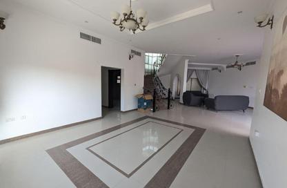 Villa - 4 Bedrooms - 5 Bathrooms for rent in Janabiya - Northern Governorate