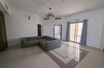 Villa - 4 Bedrooms - 5 Bathrooms for rent in Janabiya - Northern Governorate