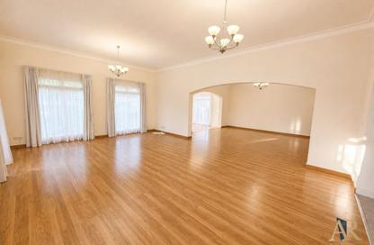 Villa - 5 Bedrooms - 5 Bathrooms for rent in Saar - Northern Governorate
