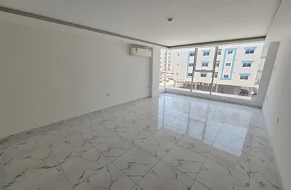 Apartment - 3 Bedrooms - 3 Bathrooms for rent in Hidd - Muharraq Governorate