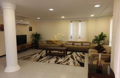 Villa - 6 - 6 for rent in Al Juffair - Capital Governorate