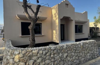 Villa - 3 Bedrooms - 3 Bathrooms for rent in Saar - Northern Governorate