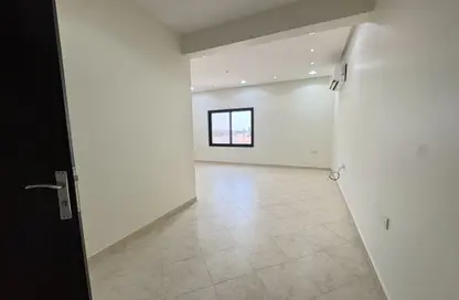Apartment - 3 Bedrooms - 2 Bathrooms for rent in Janabiya - Northern Governorate