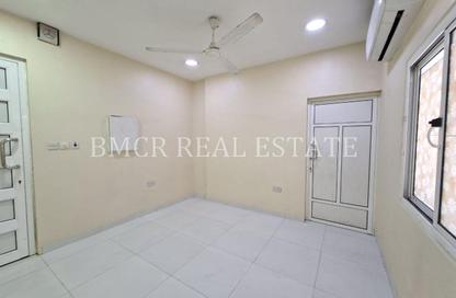 Apartment - 1 Bedroom - 1 Bathroom for rent in Gudaibiya - Manama - Capital Governorate