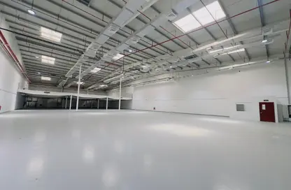 Warehouse - Studio - 2 Bathrooms for rent in Hidd - Muharraq Governorate