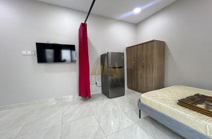 Apartment - Studio - 1 Bathroom for rent in Zinj - Manama - Capital Governorate