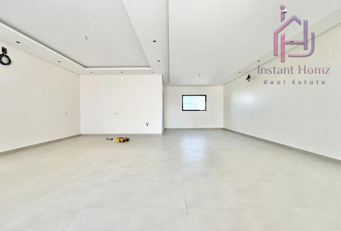 993420 - Property Image 2