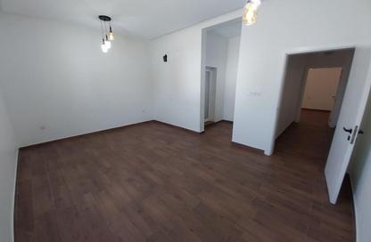 Apartment - 2 Bedrooms - 3 Bathrooms for rent in Jidhafs - Northern Governorate