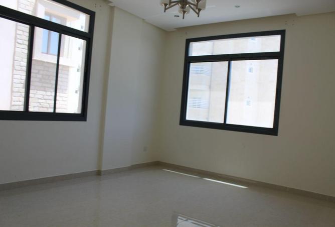 992261 - Property Image 2