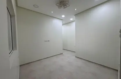 Apartment - 2 Bedrooms - 2 Bathrooms for rent in Tubli - Central Governorate