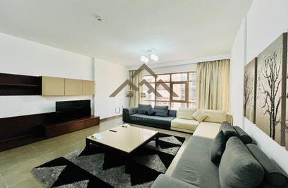 Apartment - 2 Bedrooms - 3 Bathrooms for rent in Al Juffair - Capital Governorate