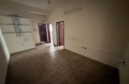 Apartment - 2 Bedrooms - 1 Bathroom for rent in Um Al Hasam - Manama - Capital Governorate