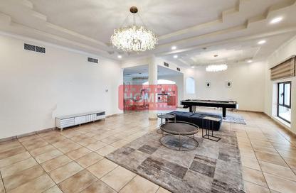 Apartment - 4 Bedrooms - 4 Bathrooms for rent in Al Juffair - Capital Governorate