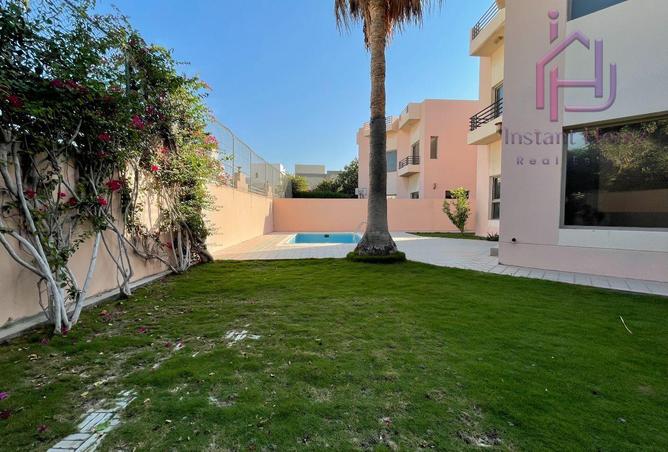 987449 - Property Image 2