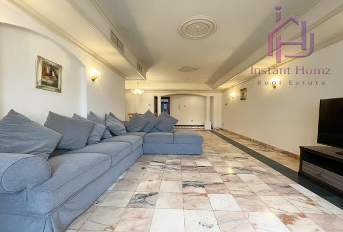 989365 - Property Image 2