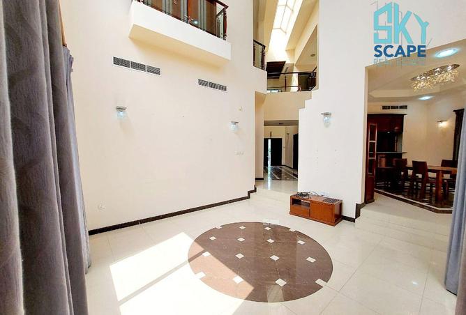 988257 - Property Image 2