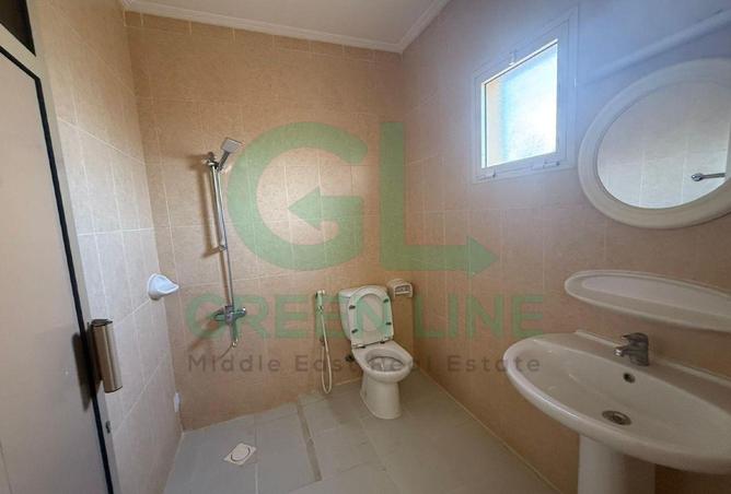 989588 - Property Image 2