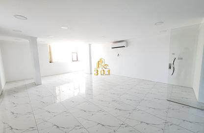 Office Space - 1 Bedroom - 1 Bathroom for rent in Janabiya - Northern Governorate