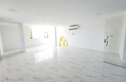 مكتب - غرفة نوم - 1 حمام للايجار في الجنبية - المحافظة الشمالية