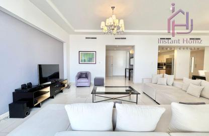 Apartment - 2 Bedrooms - 3 Bathrooms for rent in Sanabis - Manama - Capital Governorate