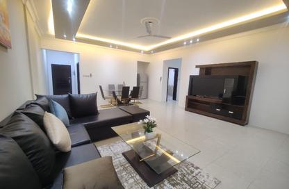 Apartment - 3 Bedrooms - 2 Bathrooms for rent in Busaiteen - Muharraq Governorate