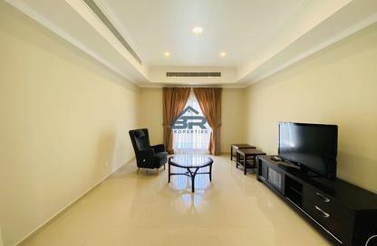 Compound - 3 Bedrooms - 3 Bathrooms for rent in Janabiya - Northern Governorate