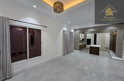 Villa - 4 Bedrooms - 4 Bathrooms for rent in Janabiya - Northern Governorate