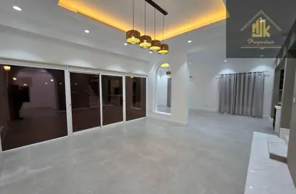 Villa - 4 Bedrooms - 4 Bathrooms for rent in Janabiya - Northern Governorate