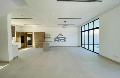 Compound - 4 Bedrooms - 4 Bathrooms for rent in Saar - Northern Governorate