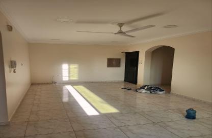 Apartment - 2 Bedrooms - 2 Bathrooms for rent in Maqabah - Northern Governorate
