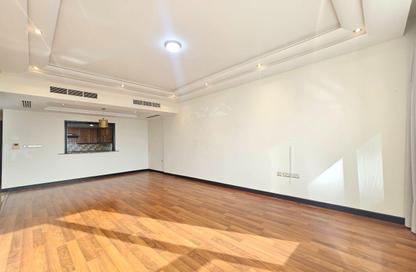 Apartment - 2 Bedrooms - 3 Bathrooms for rent in Abraj Al Lulu - Manama - Capital Governorate