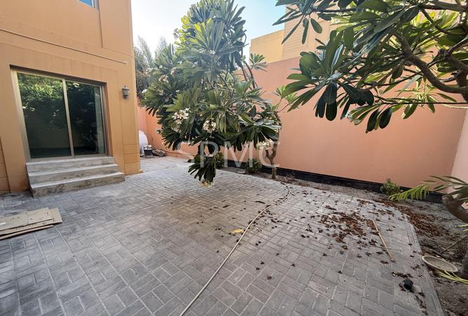54597309 - Property Image 2