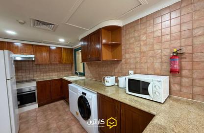 Apartment - 2 Bedrooms - 2 Bathrooms for rent in Al Juffair - Capital Governorate