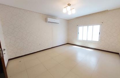 Apartment - 2 Bedrooms - 3 Bathrooms for rent in Hidd - Muharraq Governorate