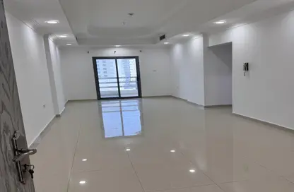 Apartment - 2 Bedrooms - 3 Bathrooms for rent in Hidd - Muharraq Governorate