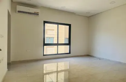 Apartment - 3 Bedrooms - 3 Bathrooms for rent in Zinj - Manama - Capital Governorate