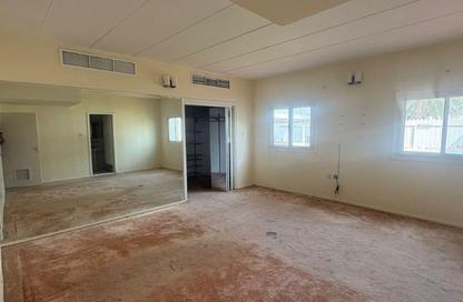 Villa - 4 Bedrooms - 4 Bathrooms for rent in Al Jasra - Northern Governorate