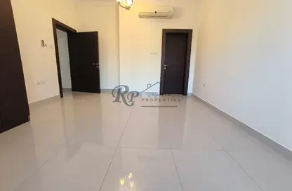 Apartment - 2 Bedrooms - 2 Bathrooms for rent in Hidd - Muharraq Governorate