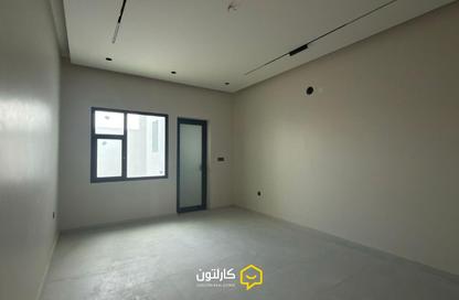 Villa - 5 Bedrooms - 6 Bathrooms for sale in Hamad Town - Northern Governorate