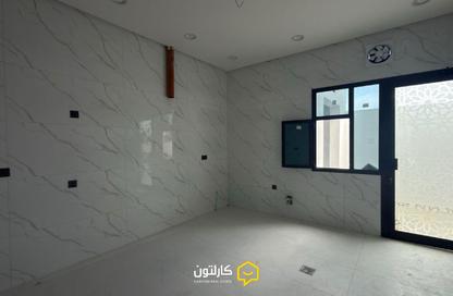Villa - 5 Bedrooms - 6 Bathrooms for sale in Hamad Town - Northern Governorate