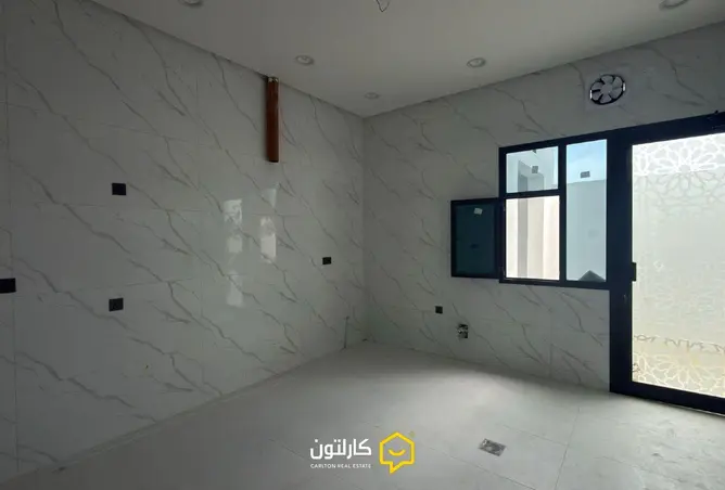 52880123 - Property Image 2