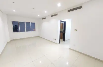 Apartment - 2 Bedrooms - 3 Bathrooms for rent in Hidd - Muharraq Governorate