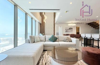 Duplex - 3 Bedrooms - 5 Bathrooms for rent in Seef - Capital Governorate