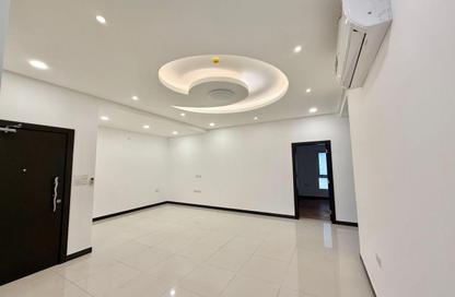 Apartment - 3 Bedrooms - 2 Bathrooms for rent in Sanad - Central Governorate