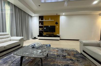 Apartment - 2 Bedrooms - 3 Bathrooms for rent in Al Juffair - Capital Governorate