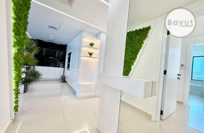 Apartment - 2 Bedrooms - 3 Bathrooms for rent in Reef Island - Capital Governorate
