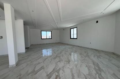 Villa - 5 Bedrooms - 6 Bathrooms for sale in Busaiteen - Muharraq Governorate Villa - 5 Bedrooms - 6 Bathrooms for sale in Busaiteen - Muharraq Governorate