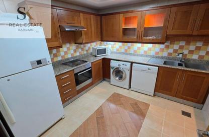 Apartment - 2 Bedrooms - 3 Bathrooms for rent in Abraj Al Lulu - Manama - Capital Governorate