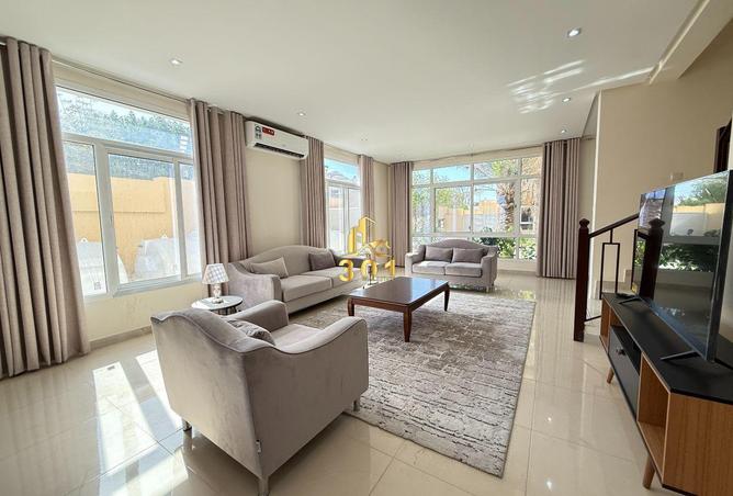 BRAND NEW AND MODERN semi furnished VILLA - Vista 3
